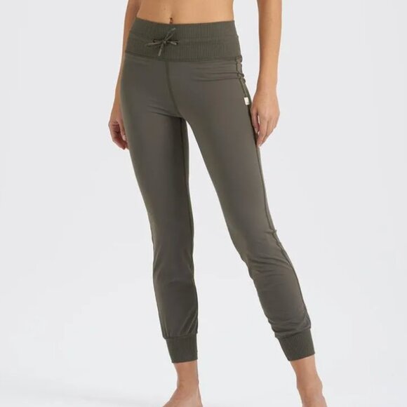 Vuori Daily Jogger Pant Green Oregano Athleisure Size Medium - Picture 2 of 6